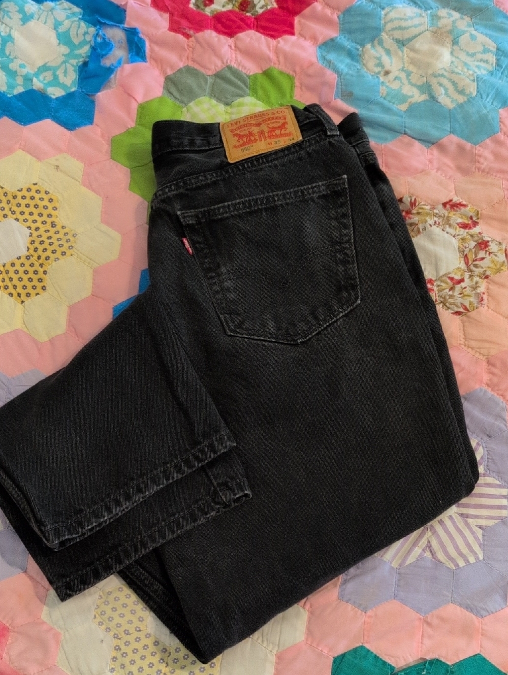 Levi's 550 Straight Jeans in Black EUC.
